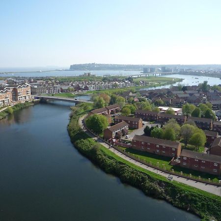 Century Wharf Apartments By Urban Space Cardiff Esterno foto