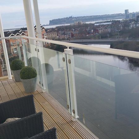 Century Wharf Apartments By Urban Space Cardiff Esterno foto