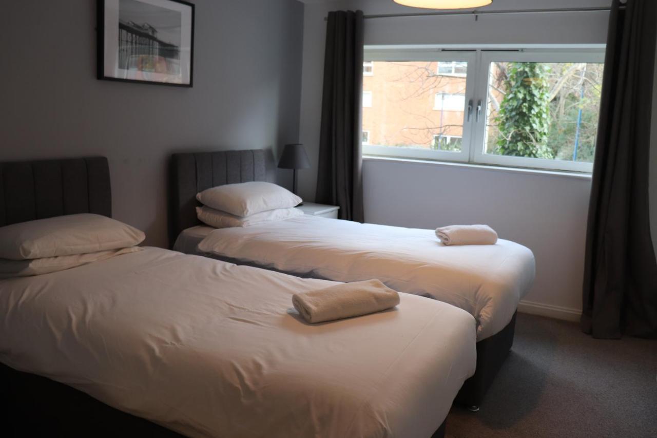 Century Wharf Apartments By Urban Space Cardiff Esterno foto