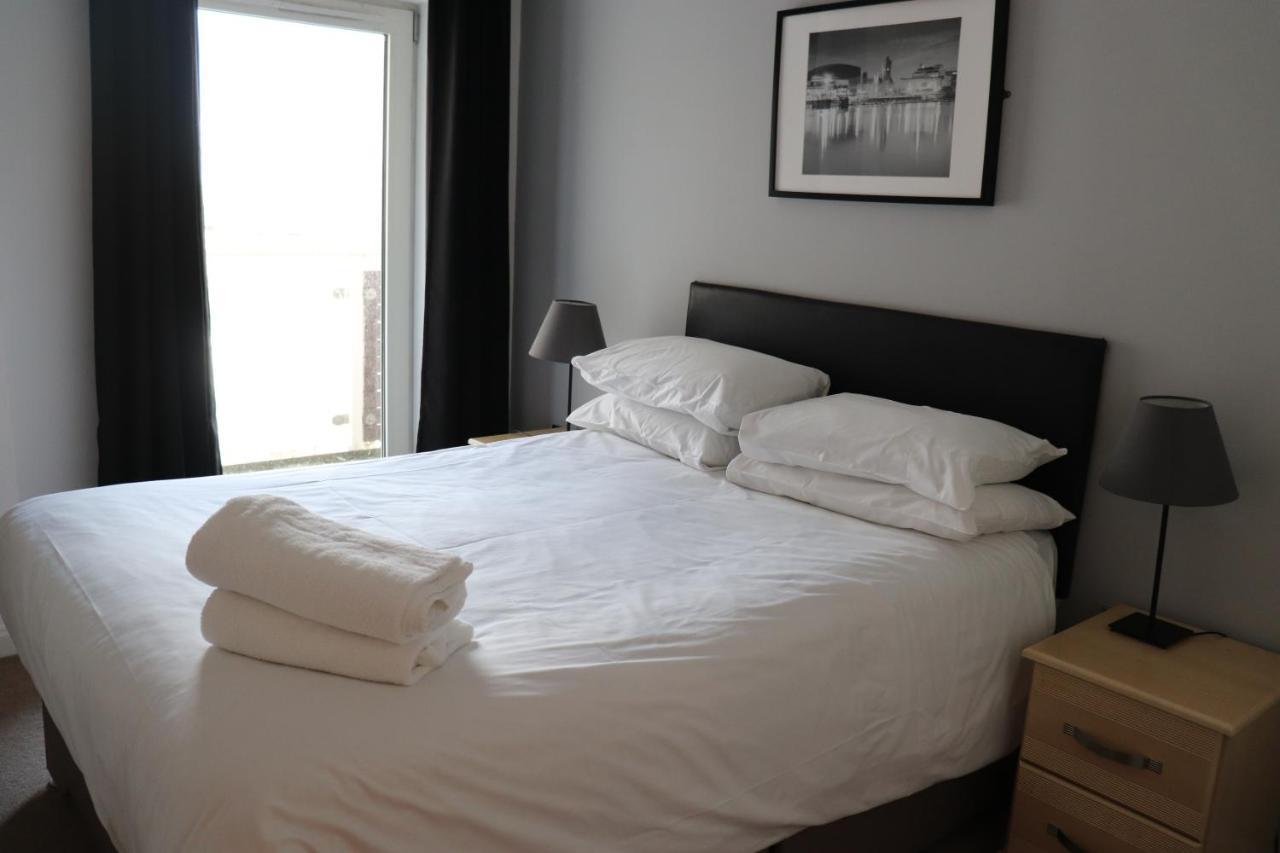 Century Wharf Apartments By Urban Space Cardiff Esterno foto