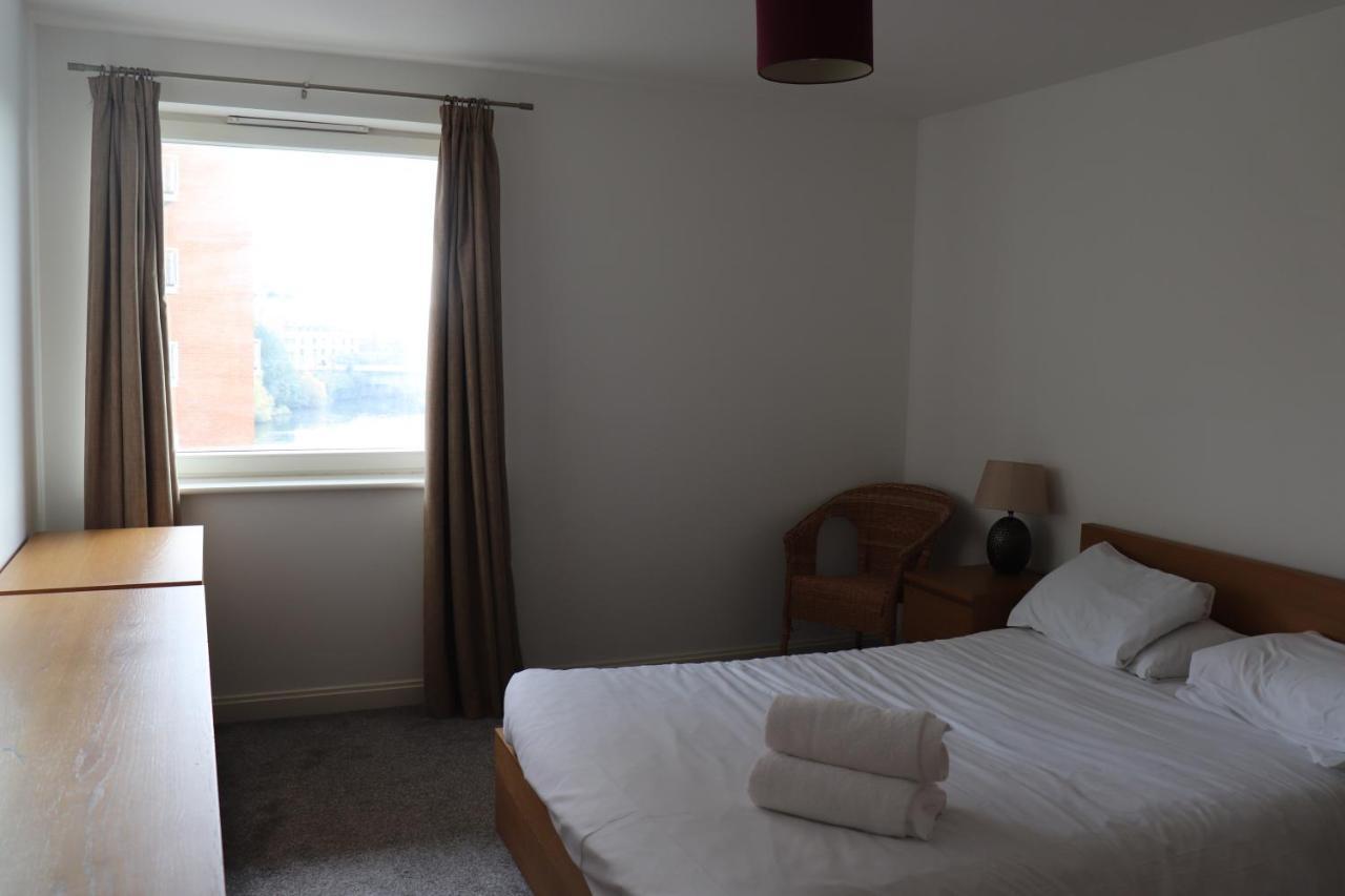 Century Wharf Apartments By Urban Space Cardiff Esterno foto