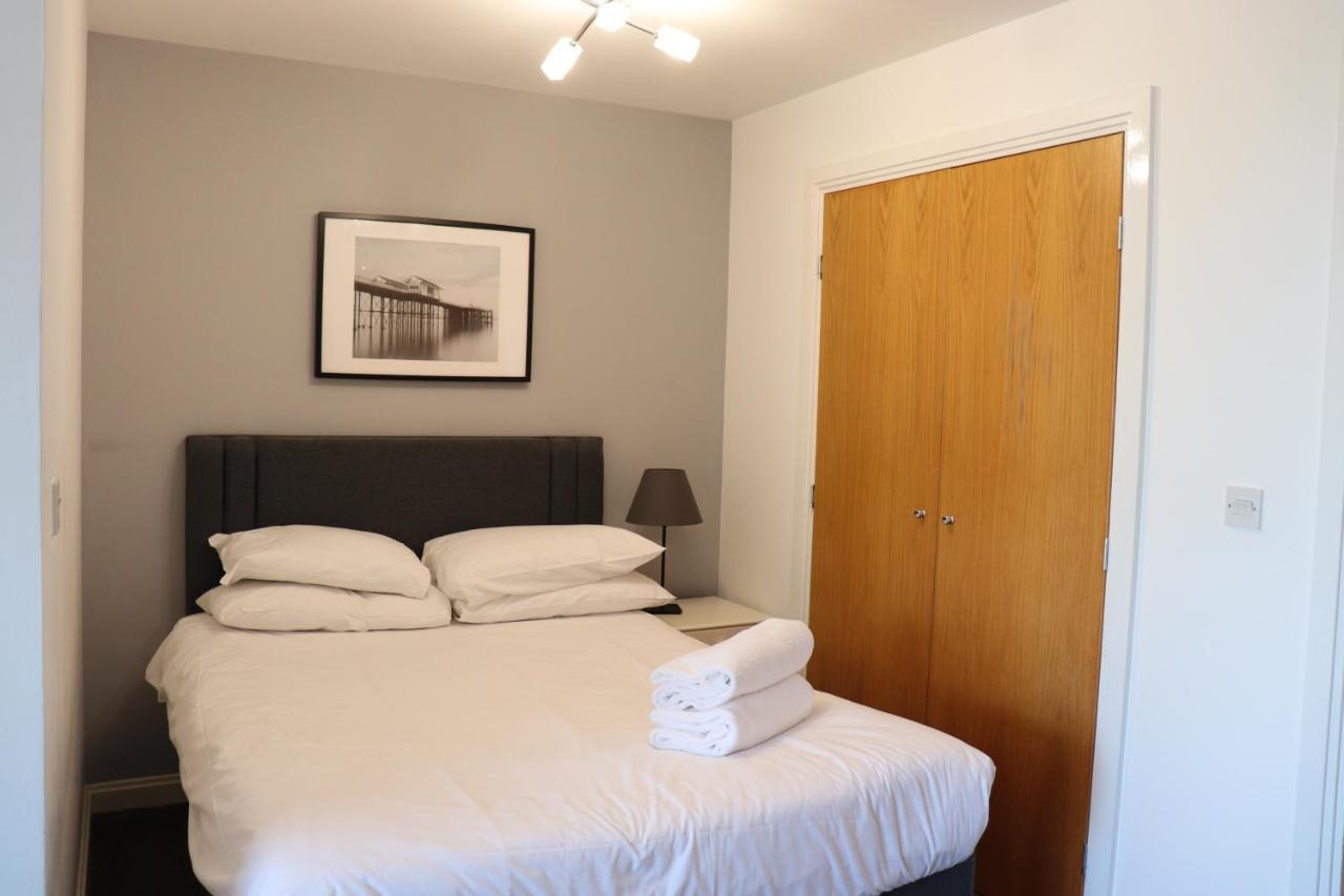 Century Wharf Apartments By Urban Space Cardiff Esterno foto
