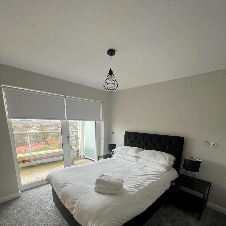 Century Wharf Apartments By Urban Space Cardiff Esterno foto