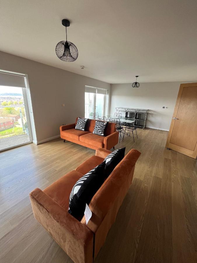 Century Wharf Apartments By Urban Space Cardiff Esterno foto