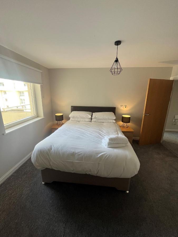 Century Wharf Apartments By Urban Space Cardiff Esterno foto