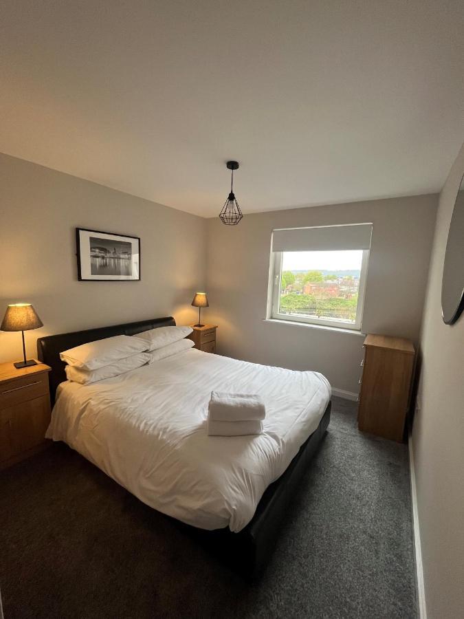 Century Wharf Apartments By Urban Space Cardiff Esterno foto