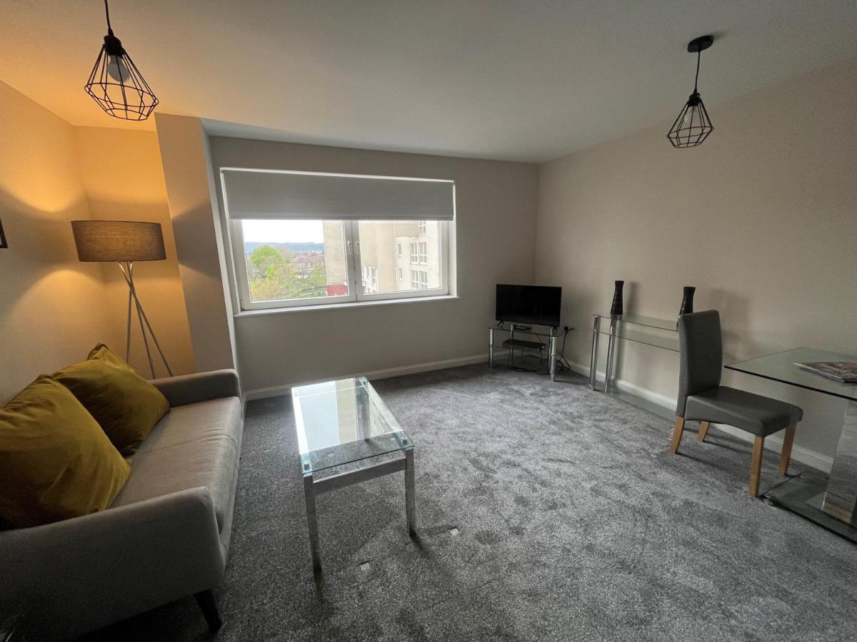 Century Wharf Apartments By Urban Space Cardiff Esterno foto