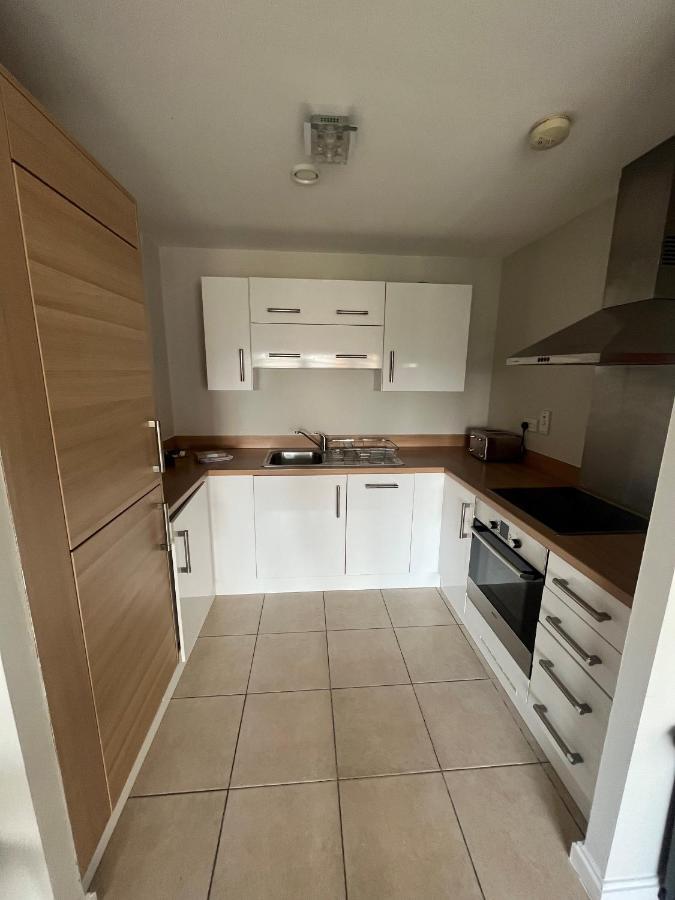 Century Wharf Apartments By Urban Space Cardiff Esterno foto