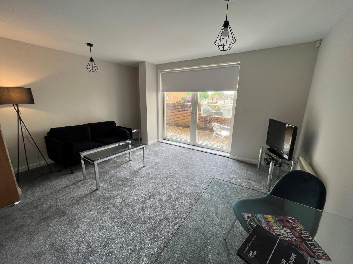 Century Wharf Apartments By Urban Space Cardiff Esterno foto