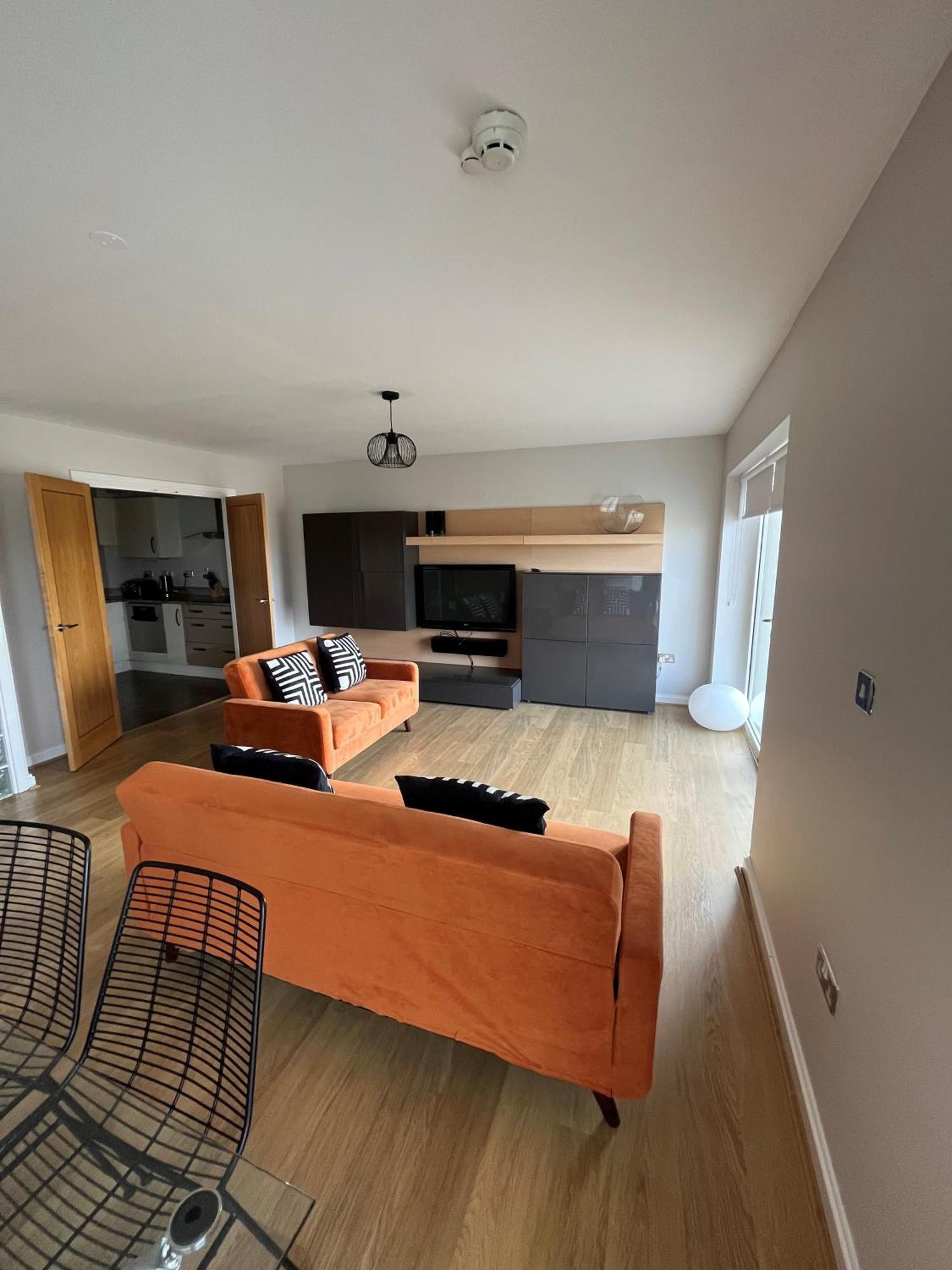 Century Wharf Apartments By Urban Space Cardiff Esterno foto